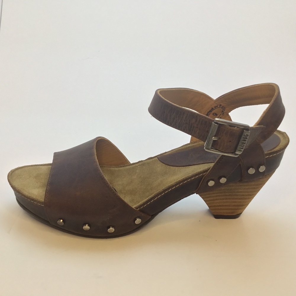 John Fluevog Brown Leather w. Studs Heels size 9